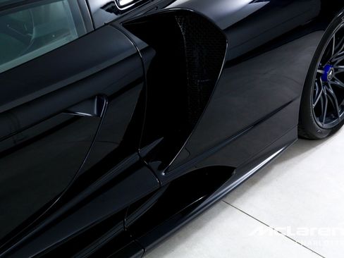 Used 2019 McLaren Senna RWD image 30
