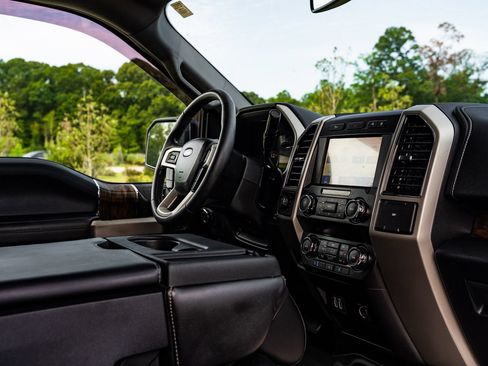 Used 2020 Ford F150 Lariat AWD/4WD image 12