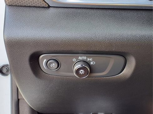 Used 2023 Chevrolet Traverse Premier FWD image 20