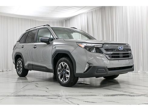 Used 2026 Subaru Forester Premium AWD/4WD image 2