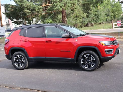 Used 2018 Jeep Compass Trailhawk AWD/4WD image 2
