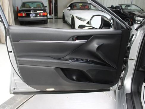 Used 2019 Toyota Camry XSE w/ Navigation Package FWD image 28