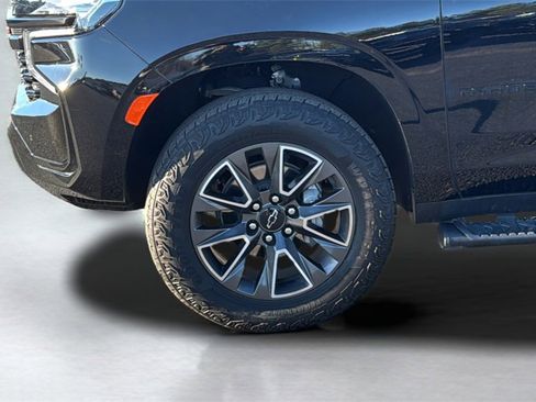 Used 2024 Chevrolet Tahoe Z71 w/ Luxury Package image 9
