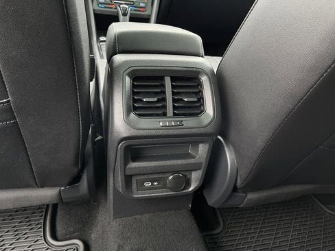 Used 2023 Volkswagen Tiguan SE R-Line image 23