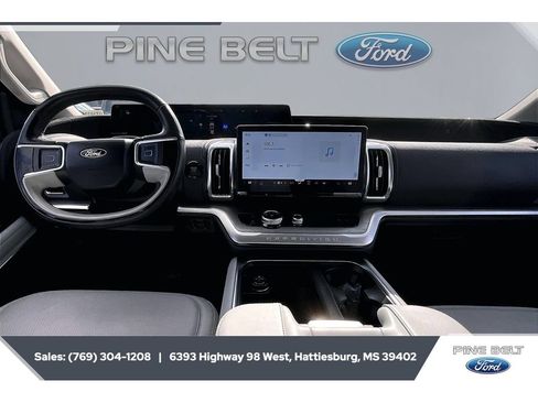 Certified 2025 Ford Expedition Platinum w/ Driver's Package AWD/4WD image 13