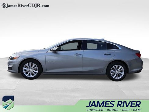 Used 2023 Chevrolet Malibu LT image 2