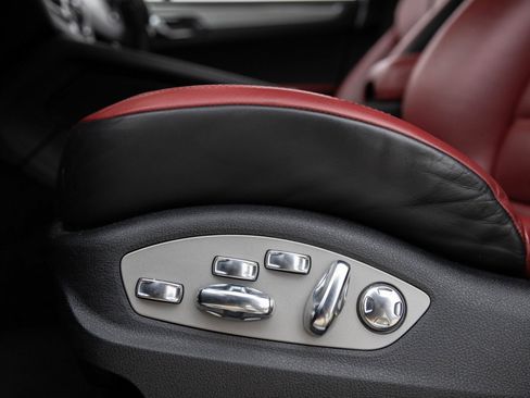 Used 2022 Porsche Macan S image 22