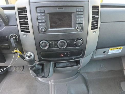 Used 2017 Mercedes-Benz Sprinter 2500 image 7