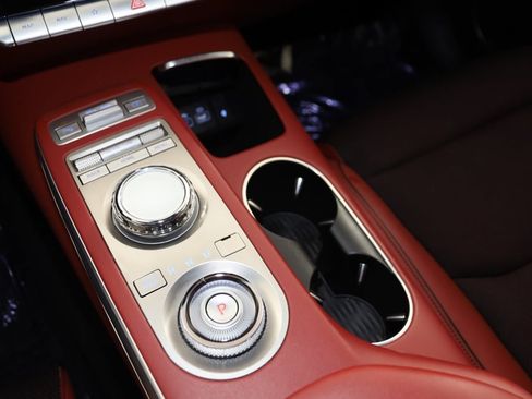 Used 2023 Genesis GV70 2.5T w/ Sport Prestige Package image 33