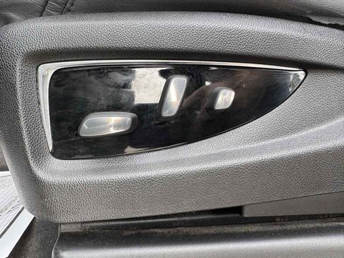 Used 2017 Cadillac Escalade Luxury image 23