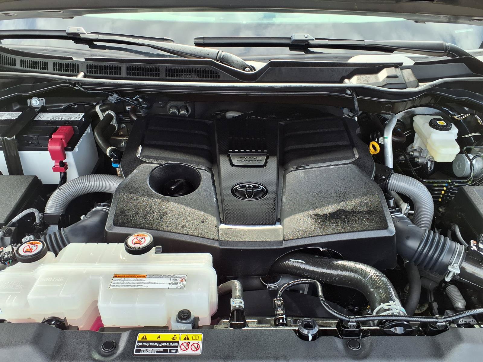 Used 2025 Toyota Tundra SR5 w/ SR5 Convenience Package AWD/4WD image 31