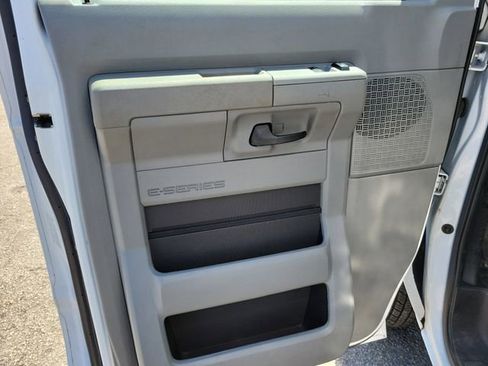 Used 2024 Ford E-350 and Econoline 350 Super Duty w/ Power Windows & Locks Group image 9