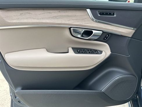 New 2026 Volvo XC90 B6 Core image 12