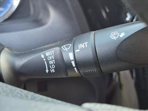 Used 2018 Toyota Corolla LE FWD image 16