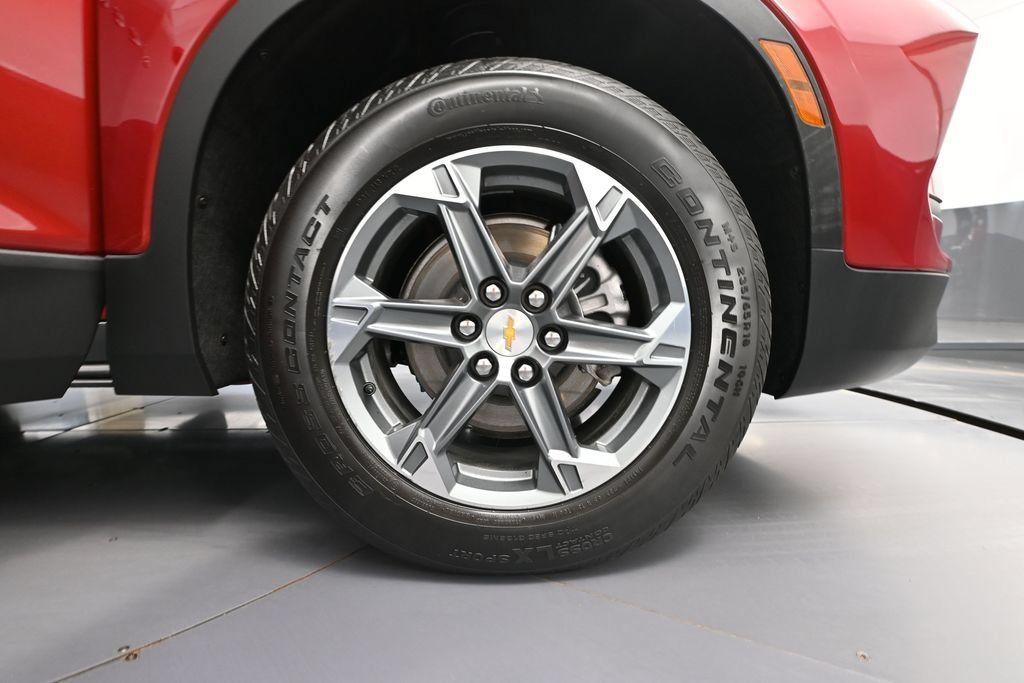 Used 2025 Chevrolet Blazer LT AWD/4WD image 12