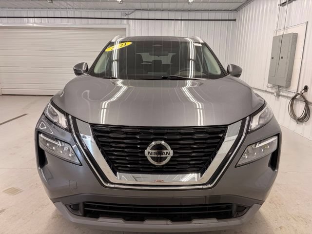 Used 2021 Nissan Rogue SV FWD image 2