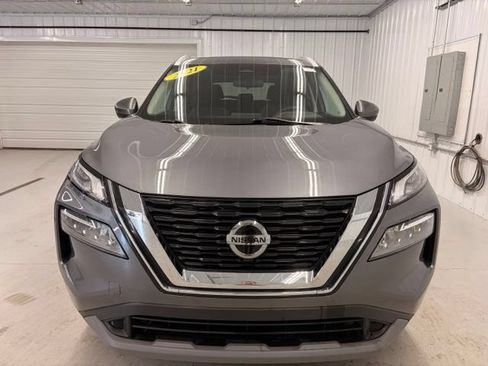 Used 2021 Nissan Rogue SV FWD image 2