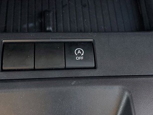 Used 2026 Toyota Corolla Cross L image 26