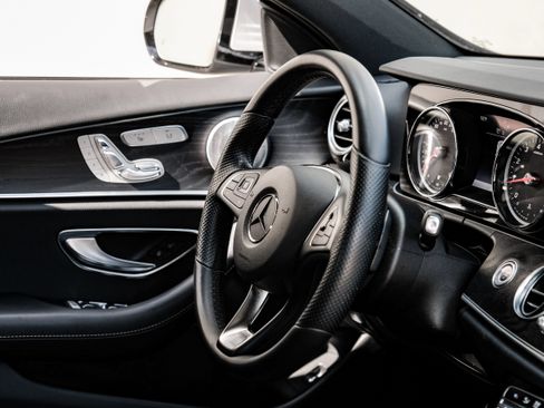 Used 2017 Mercedes-Benz E 300 image 13