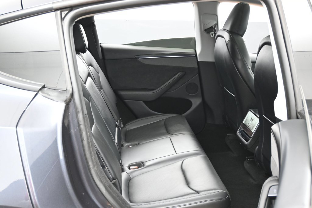 Used 2026 Tesla Model Y Long Range RWD image 40