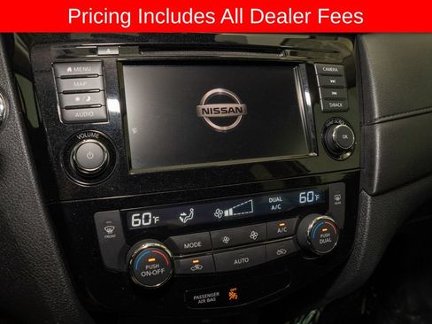 Used 2020 Nissan Rogue SV w/ Premium Package FWD image 13