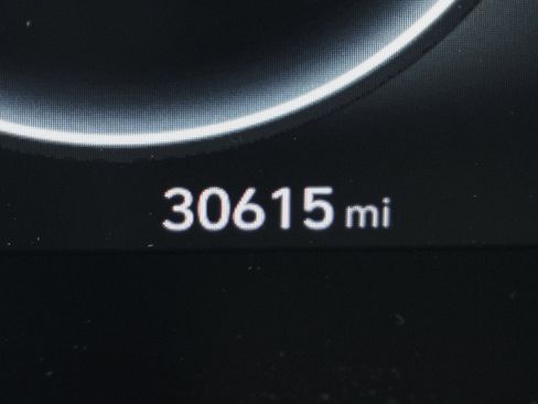 Used 2023 Hyundai Elantra Limited image 17