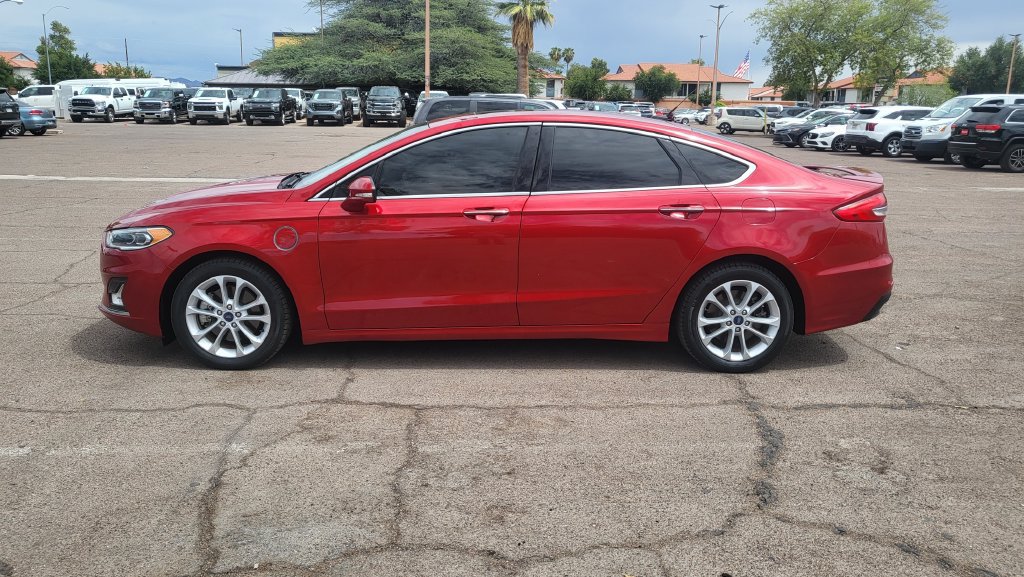 Used 2020 Ford Fusion Energi Titanium FWD image 5