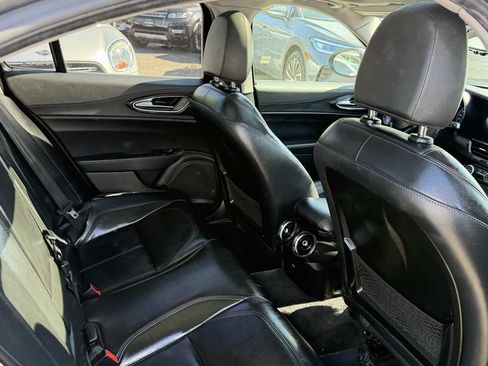 Used 2017 Alfa Romeo Giulia RWD image 10