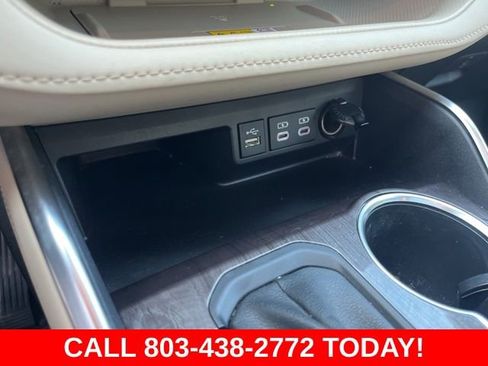 Used 2023 Toyota Highlander Platinum FWD image 29