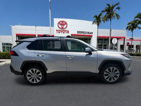 Used 2023 Toyota RAV4 XLE Premium FWD image 8