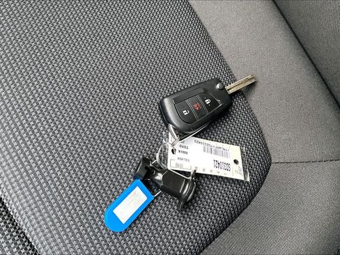 Certified 2025 Toyota RAV4 LE AWD/4WD image 15