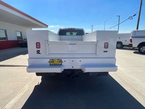Used 2024 RAM 3500 Tradesman w/ Chrome Appearance Group AWD/4WD image 9