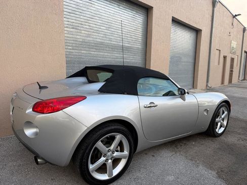 Used 2009 Pontiac Solstice Convertible w/ Premium Package image 30