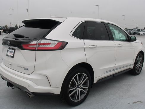 Used 2019 Ford Edge Titanium w/ Equipment Group 301A AWD/4WD image 3