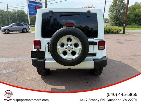Used 2012 Jeep Wrangler Unlimited Sahara w/ Connectivity Group AWD/4WD image 4