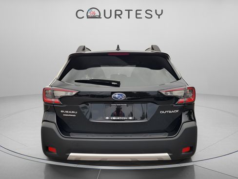 Used 2025 Subaru Outback Limited w/ Popular Package #2 image 4