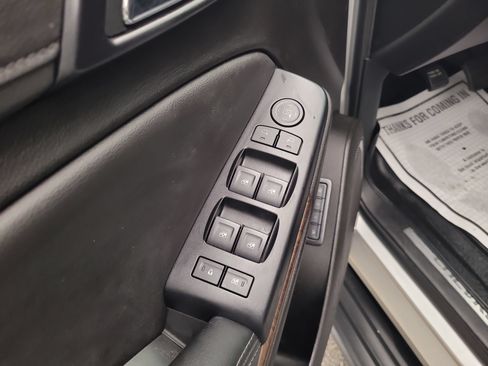 Used 2019 Chevrolet Tahoe LT RWD image 11