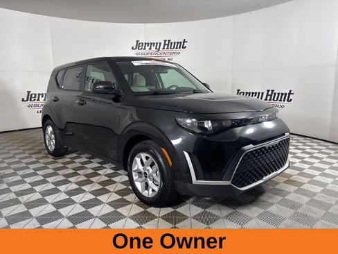 Used 2025 Kia Soul LX w/ LX Technology Package FWD image 4