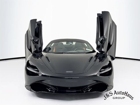 Used 2021 McLaren 720S Luxury RWD image 2