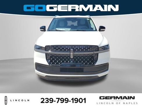 New 2026 Lincoln Navigator L Black Label AWD/4WD image 3