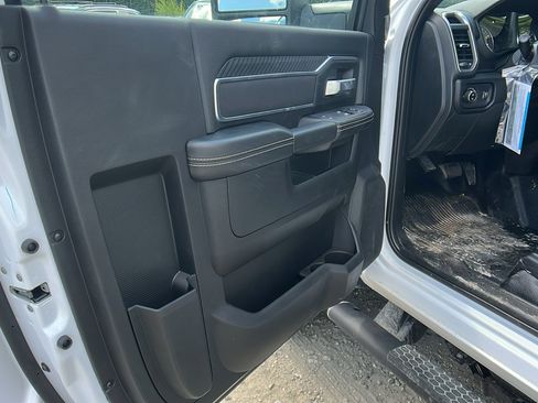 New 2025 RAM 5500 4x4 Regular Cab image 14