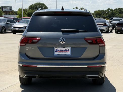 Used 2021 Volkswagen Tiguan SE FWD image 5