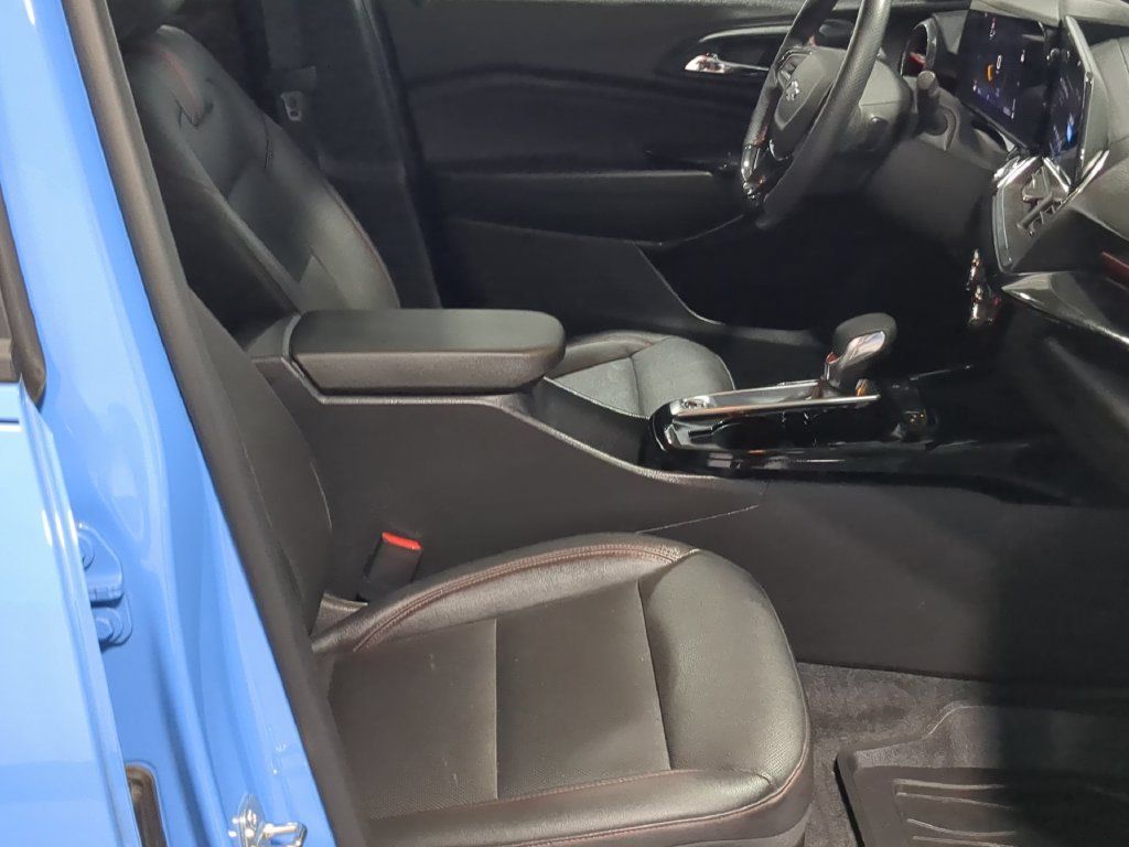Used 2024 Chevrolet Trax RS w/ Driver Confidence Package FWD image 21
