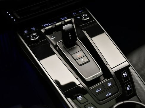 Used 2021 Porsche 911 Carrera image 30