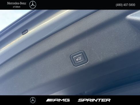 Used 2023 GMC Yukon Denali Ultimate image 5