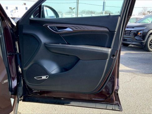 Used 2023 Buick Envision Avenir image 24