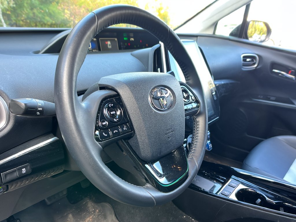 Used 2022 Toyota Prius Prime XLE FWD image 9