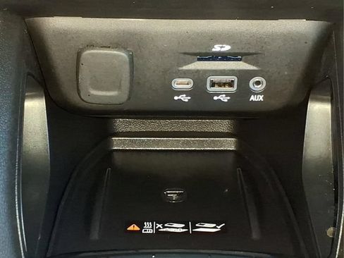 Used 2023 Chevrolet TrailBlazer ACTIV w/ Technology Package AWD/4WD image 22