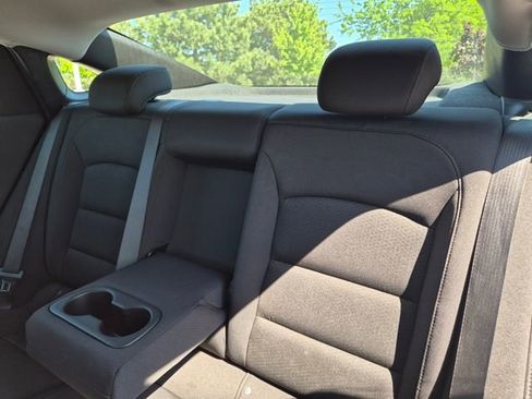 Used 2022 Chevrolet Malibu LT FWD image 33