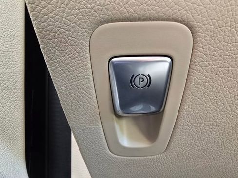 Used 2022 Mercedes-Benz GLC 300 4MATIC image 14